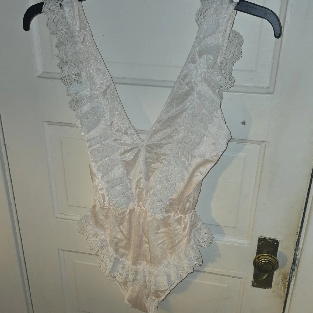 Lace-Trim Satin Bodysuit - Cream